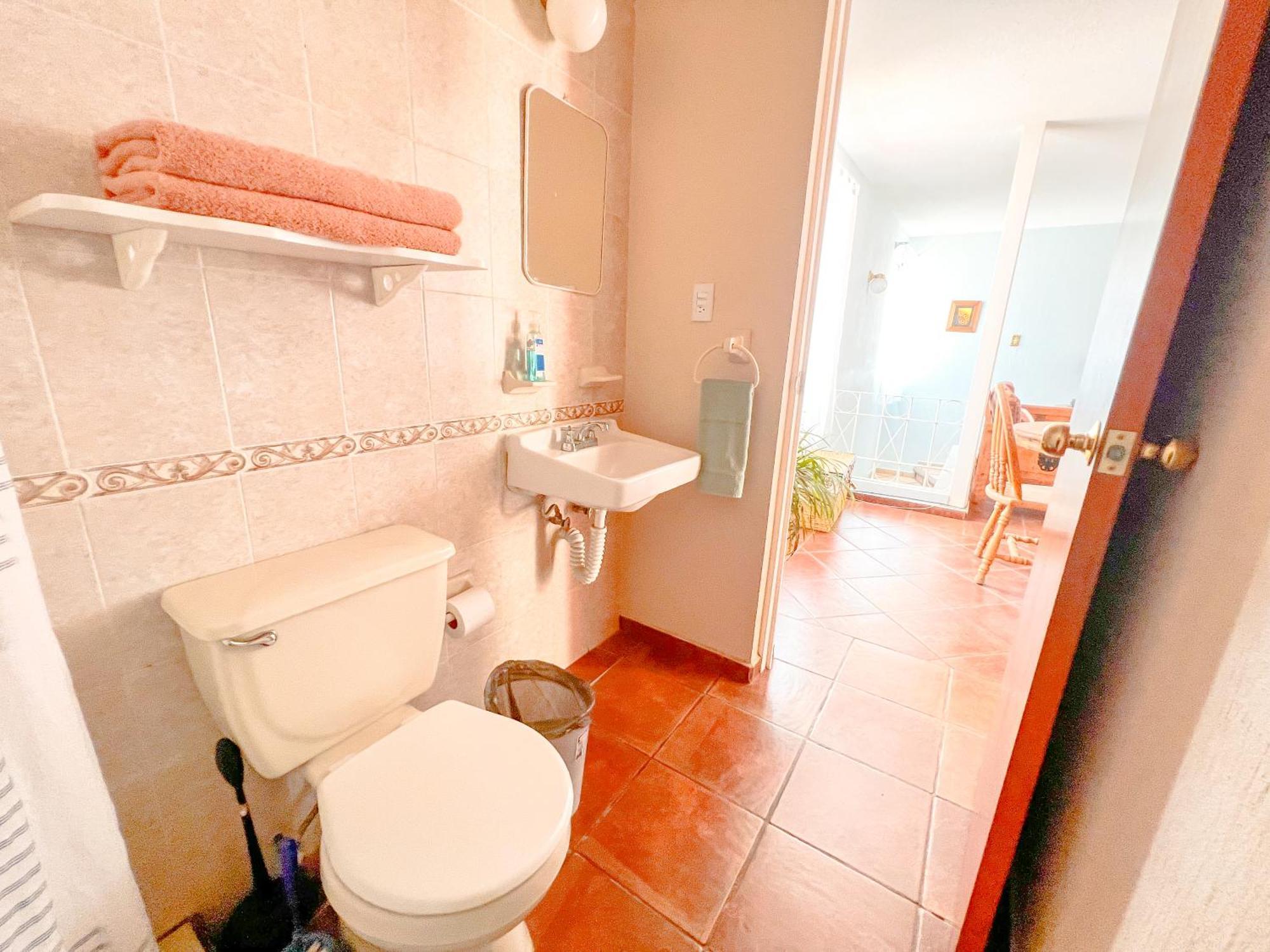 Colorful Family Condo With Terrace And Free Parking Guanajuato Bagian luar foto